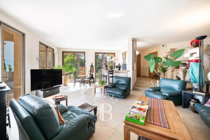 Image No.15-5 Bed House for sale