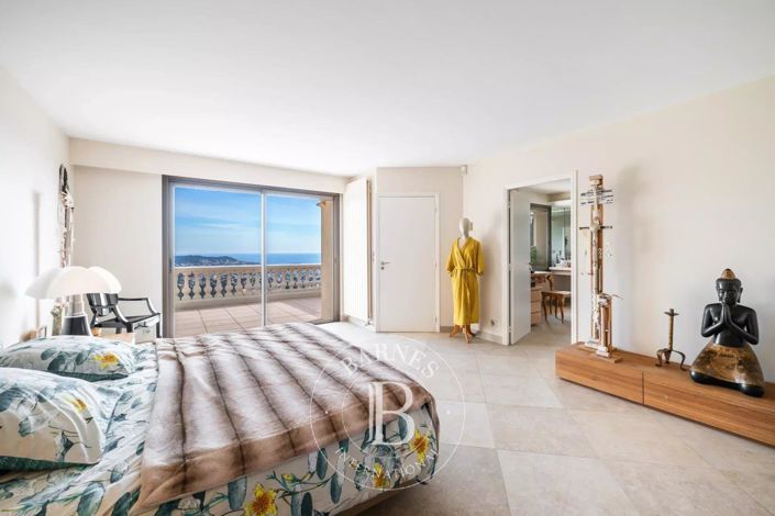 Image No.21-5 Bed House for sale