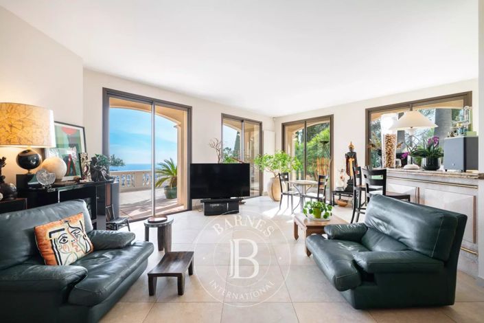 Image No.5-5 Bed House for sale