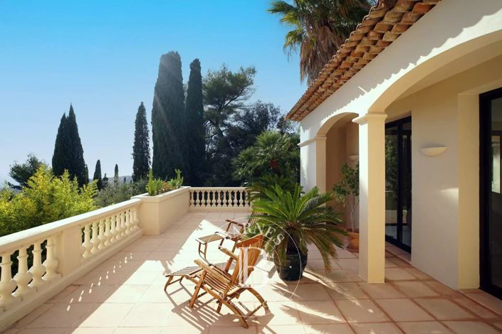 Image No.7-5 Bed House for sale