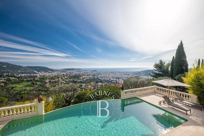 Image No.8-5 Bed House for sale