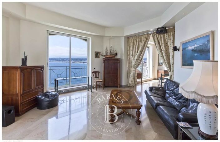 Image No.17-6 Bed House for sale