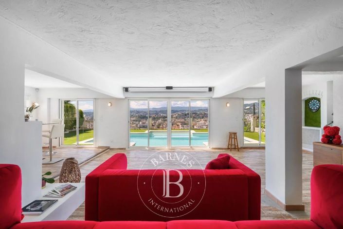 Image No.11-4 Bed House for sale