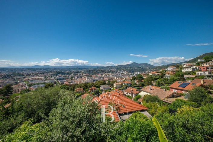 Image No.14-4 Bed House for sale