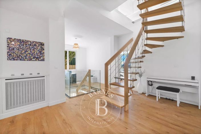 Image No.22-4 Bed House for sale