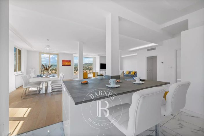 Image No.25-4 Bed House for sale