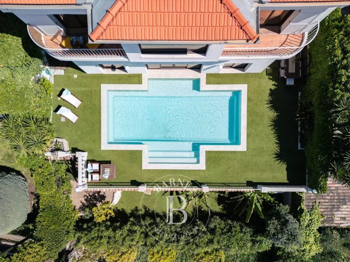 Image No.3-4 Bed House for sale