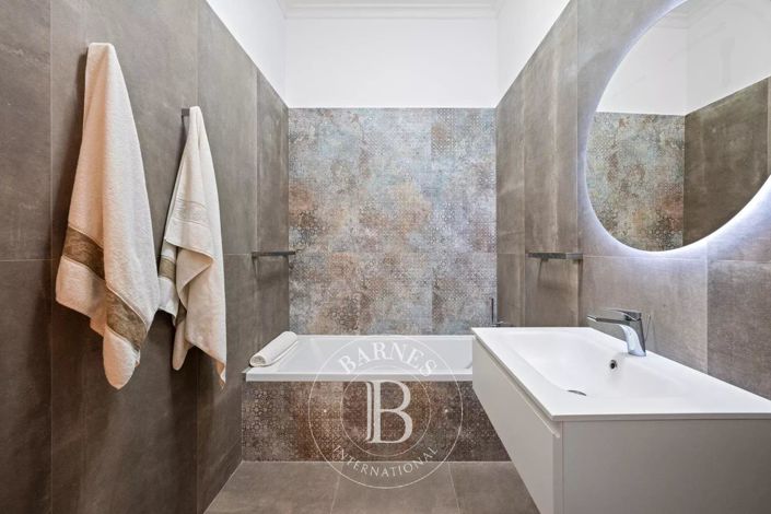 Image No.18-2 Bed Apartment for sale