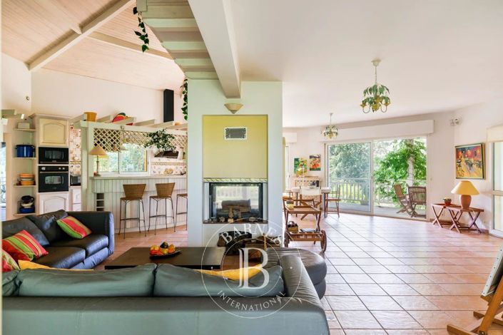 Image No.4-4 Bed House for sale