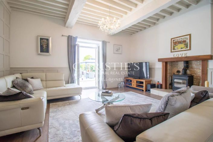 Image No.11-10 Bed House for sale