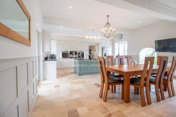 Image No.12-10 Bed House for sale