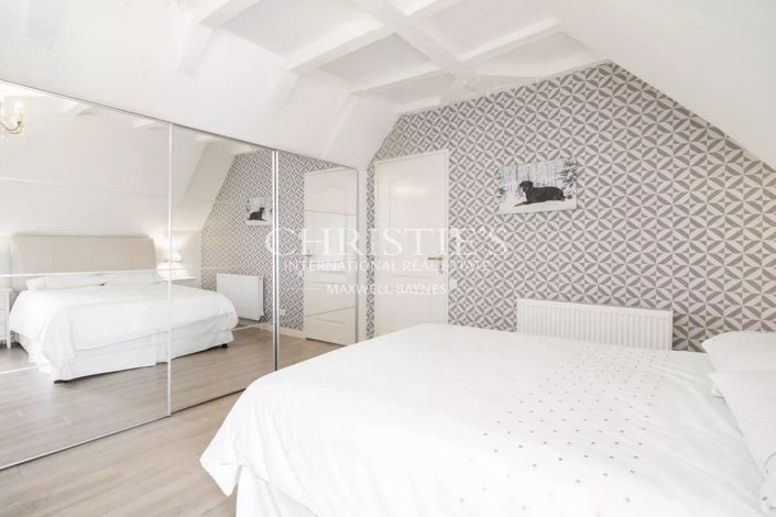 Image No.14-10 Bed House for sale