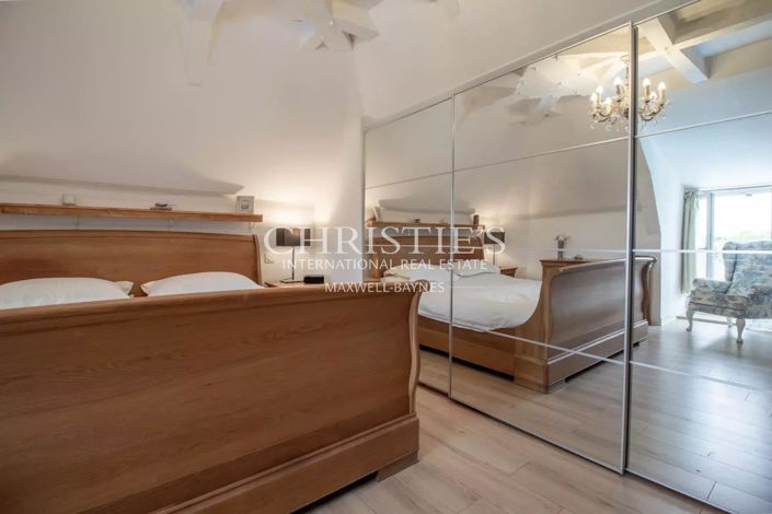 Image No.17-10 Bed House for sale