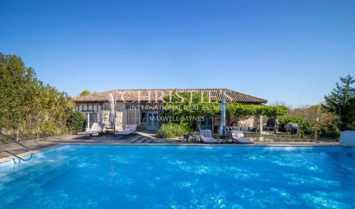 Image No.2-10 Bed House for sale