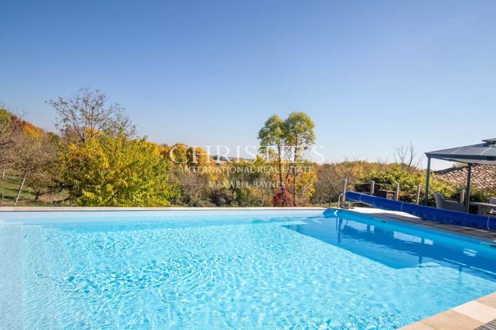 Image No.5-10 Bed House for sale