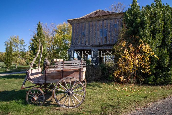 Image No.8-10 Bed House for sale