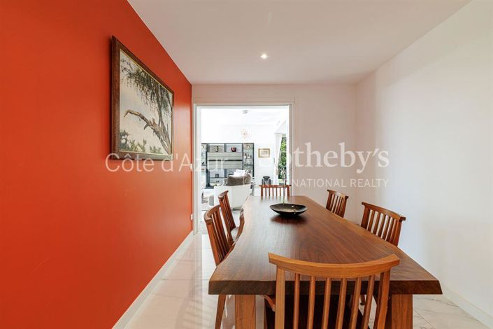 Image No.10-3 Bed Apartment for sale