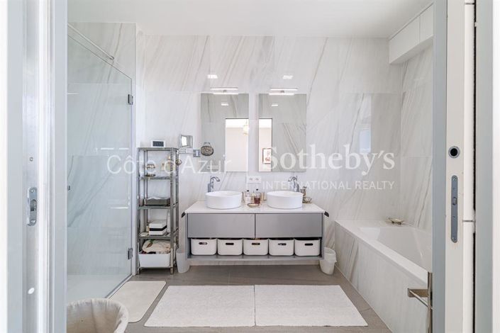 Image No.14-3 Bed Apartment for sale