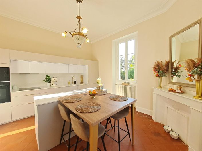 Image No.10-3 Bed House for sale