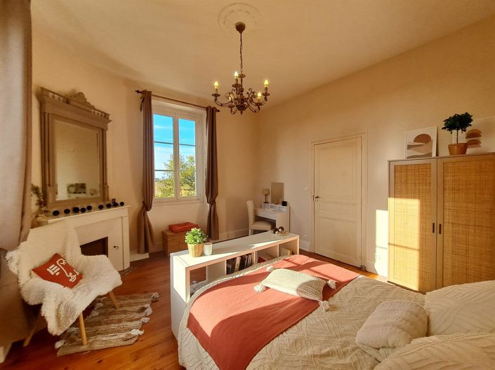 Image No.19-3 Bed House for sale