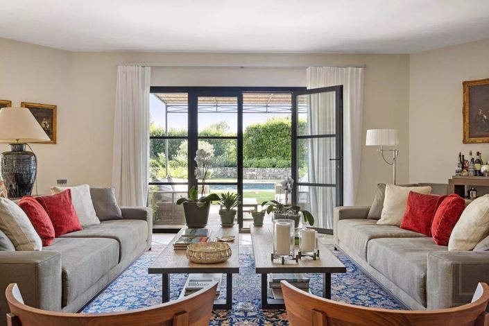 Image No.6-5 Bed House for sale