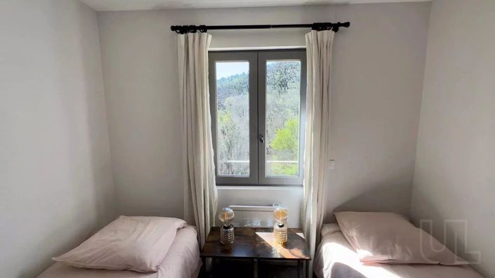 Image No.10-5 Bed House for sale