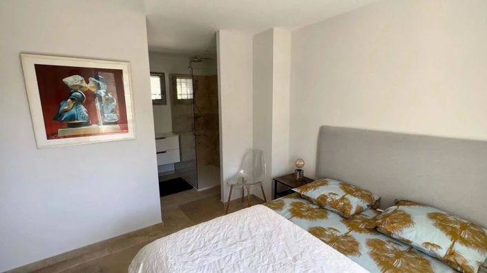 Image No.9-5 Bed House for sale