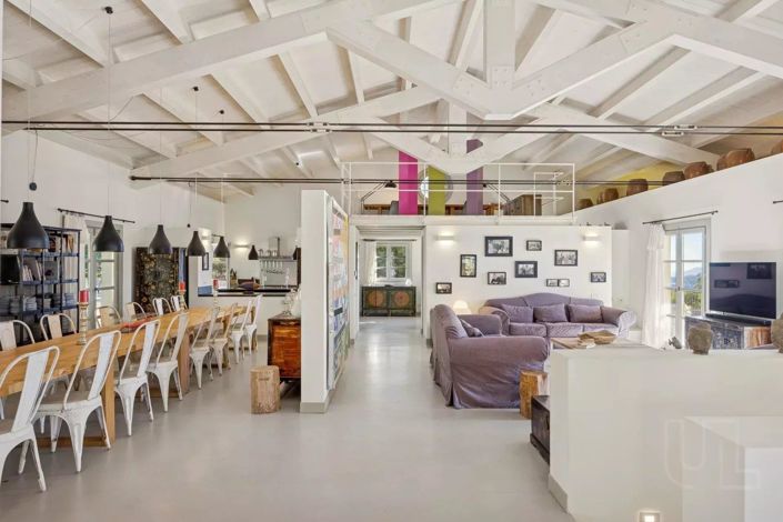 Image No.6-5 Bed House for sale