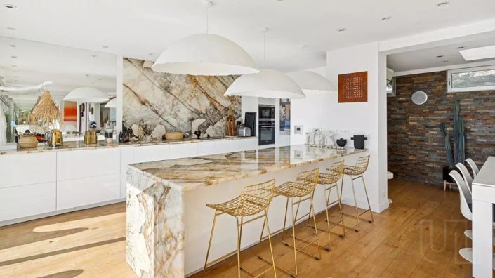 Image No.3-4 Bed House for sale