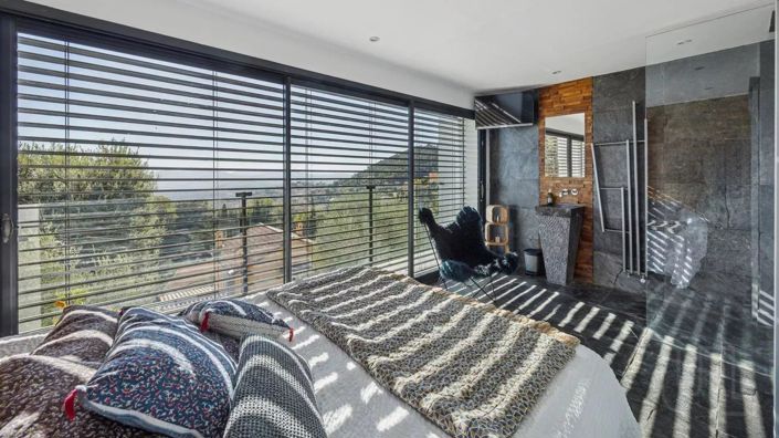 Image No.6-4 Bed House for sale