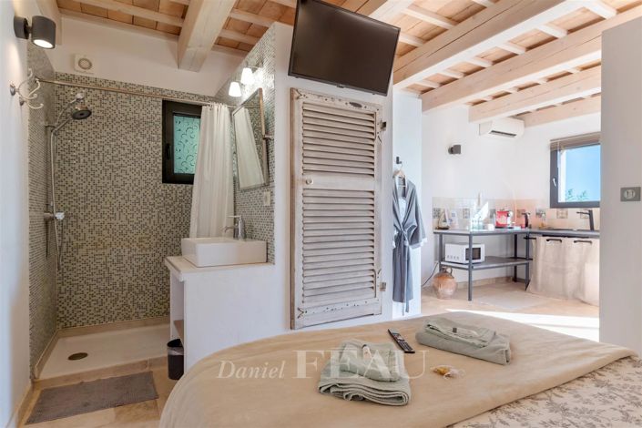 Image No.19-7 Bed House for sale