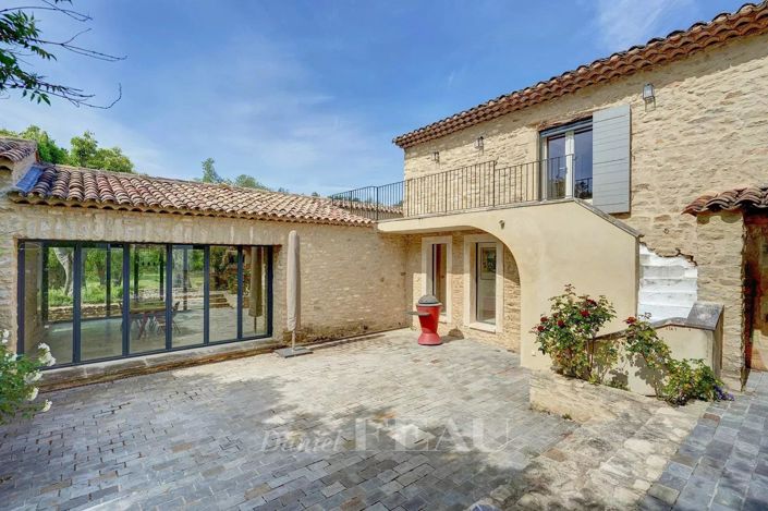 Image No.6-5 Bed House for sale