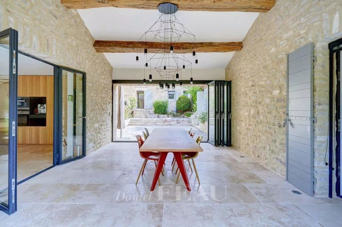 Image No.8-5 Bed House for sale