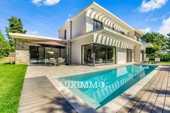 Image No.1-4 Bed House for sale