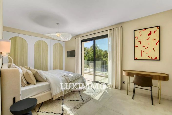 Image No.10-4 Bed House for sale