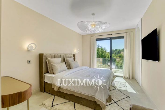 Image No.12-4 Bed House for sale