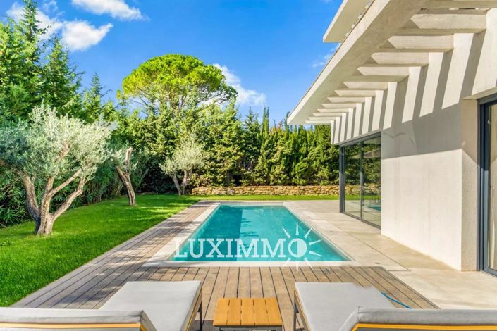 Image No.2-4 Bed House for sale