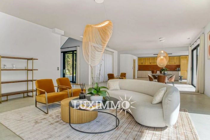 Image No.7-4 Bed House for sale