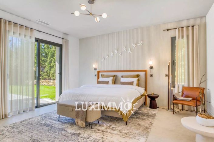 Image No.8-4 Bed House for sale