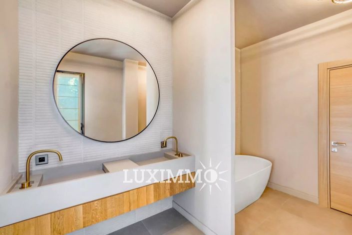 Image No.9-4 Bed House for sale