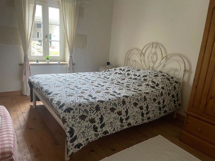 Image No.20-5 Bed House for sale