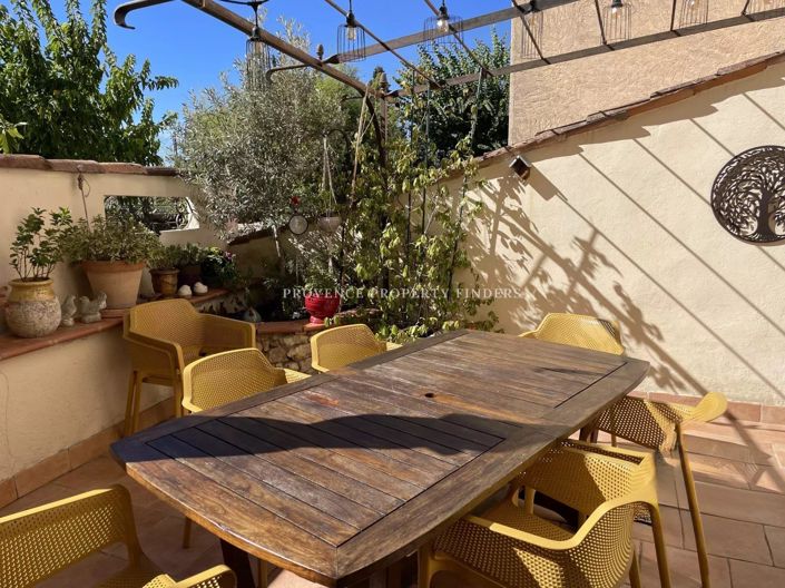 Image No.18-4 Bed House for sale