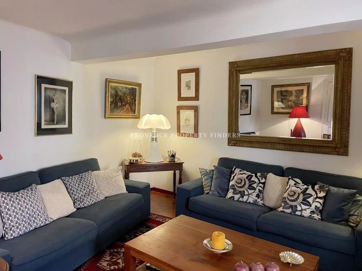 Image No.2-4 Bed House for sale