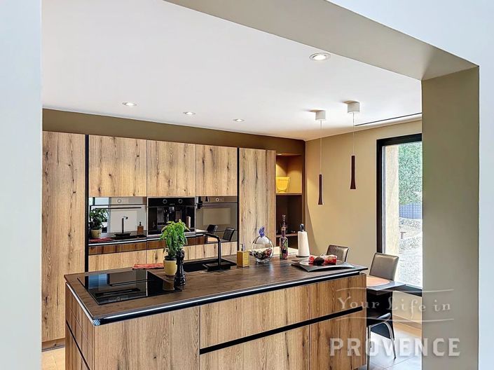 Image No.10-1 Bed House for sale