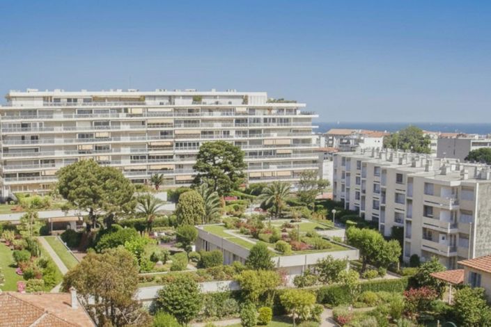 Image No.2-Appartement de 2 chambres à vendre à Cannes