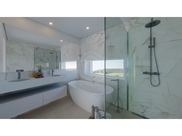 Image No.8-2 Bed House for sale