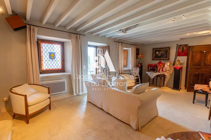 Image No.8-4 Bed House for sale