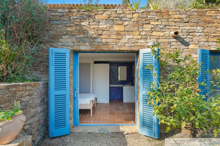 Image No.7-6 Bed House for sale