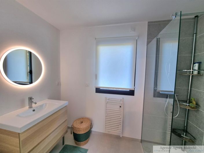 Image No.18-5 Bed House for sale