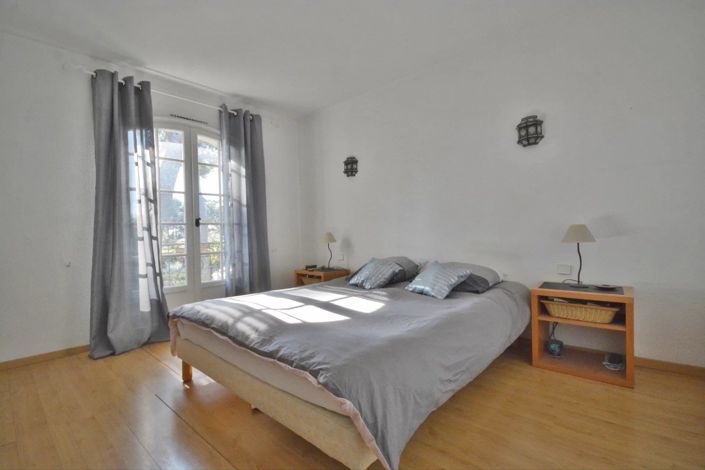 Image No.8-4 Bed House for sale